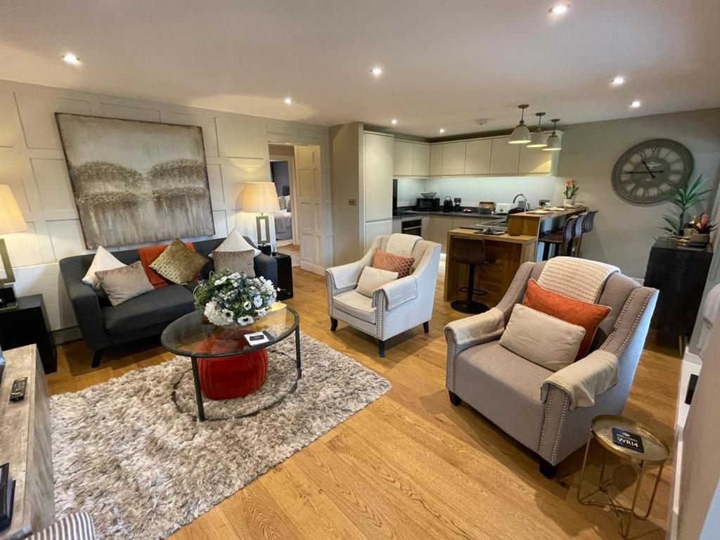 #8 Brunel House Luxury Apartment In เกรทมัลเวิร์น ภายนอก รูปภาพ