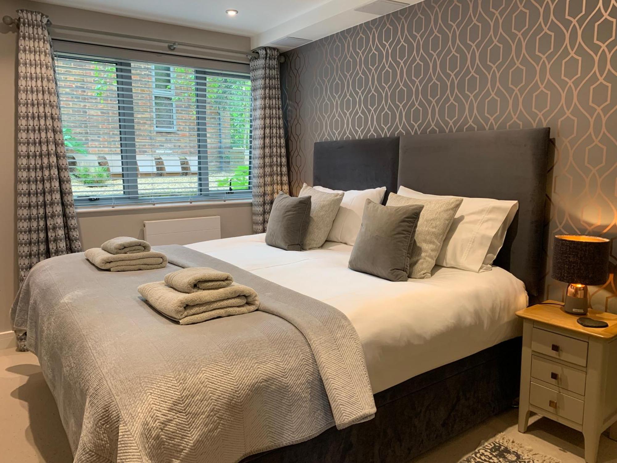 #8 Brunel House Luxury Apartment In เกรทมัลเวิร์น ภายนอก รูปภาพ
