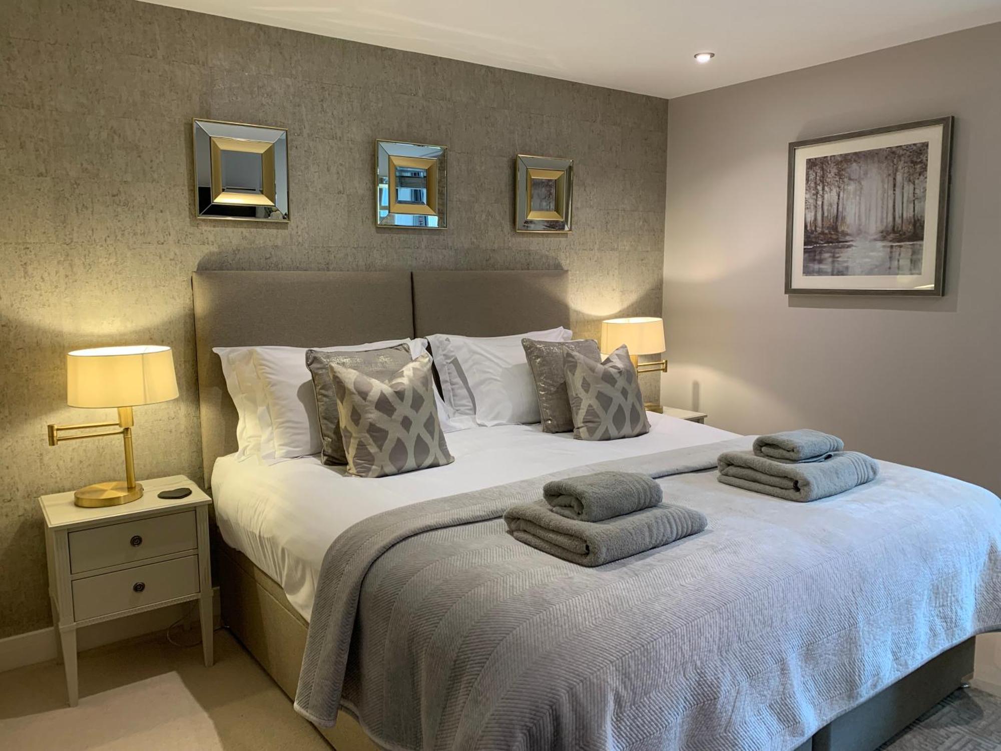 #8 Brunel House Luxury Apartment In เกรทมัลเวิร์น ภายนอก รูปภาพ
